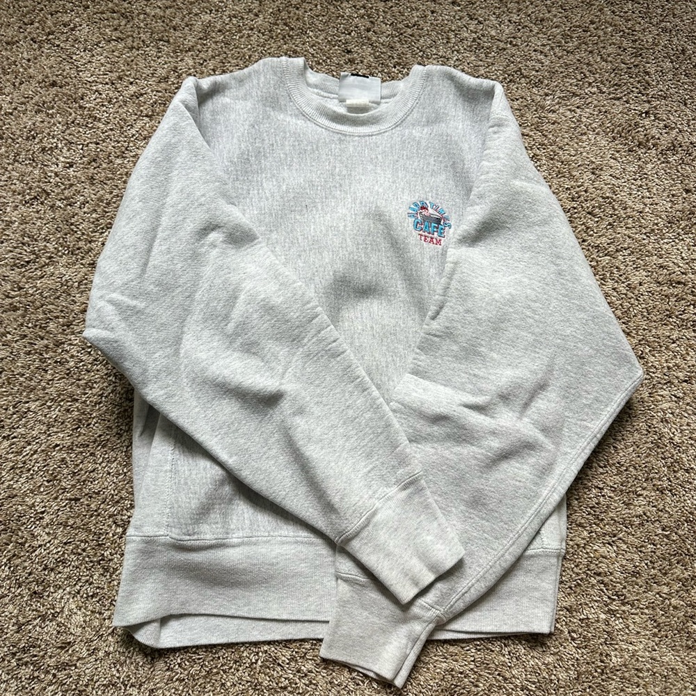 Lee Gray Crewneck Sweater with Ribbed Cuffs